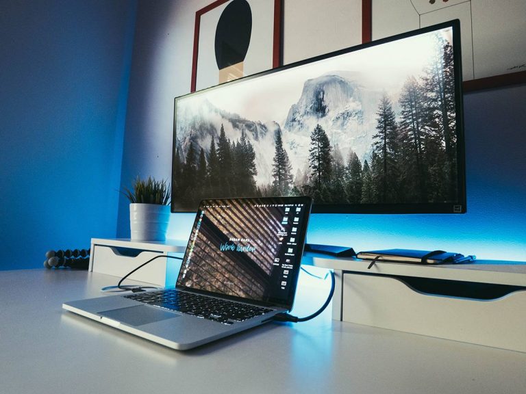 Improve Productivity by Using your Laptop as a Monitor